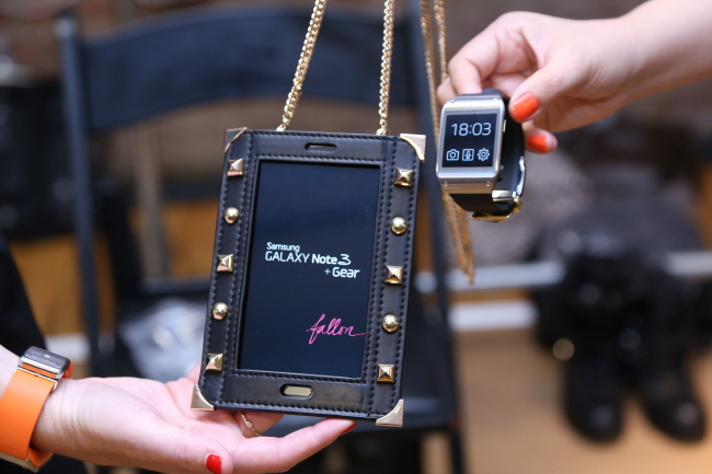 Samsung GALAXY Gear and GALAXY Note 3 Hit the FALLON Runway at New York Fashion Week in First Ever Accessories Fashion Show