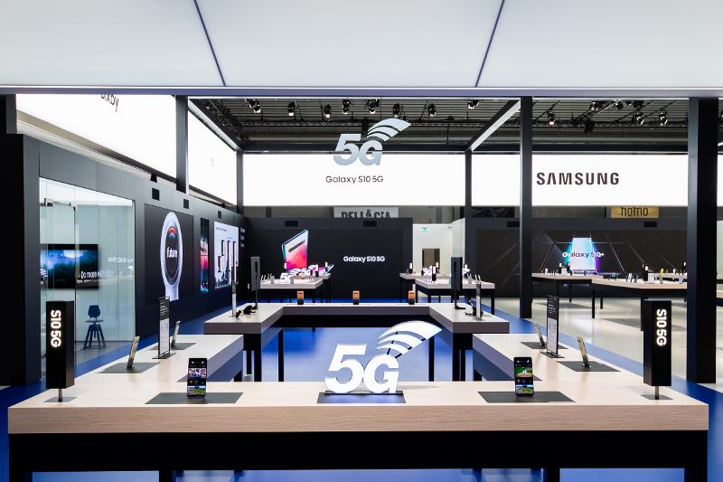 2-37.-Samsung-Booth-overall-2.jpg