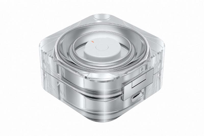 023-galaxy-ring-titaniumsilver-charging-case-closed.jpg