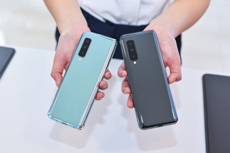 007_samsung_galaxy_fold_event-2.jpg