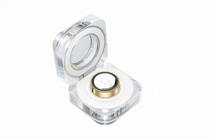 016-galaxy-ring-titaniumgold-charging-case-open-combination.jpg