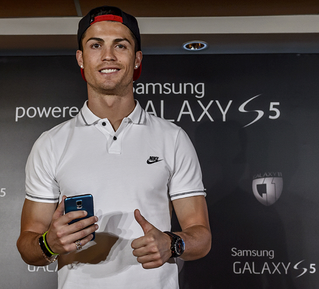 Samsung Releases New Football-themed Galaxy 11 Campaign Video Featuring Samsung Galaxy S5, Gear 2 and Fit