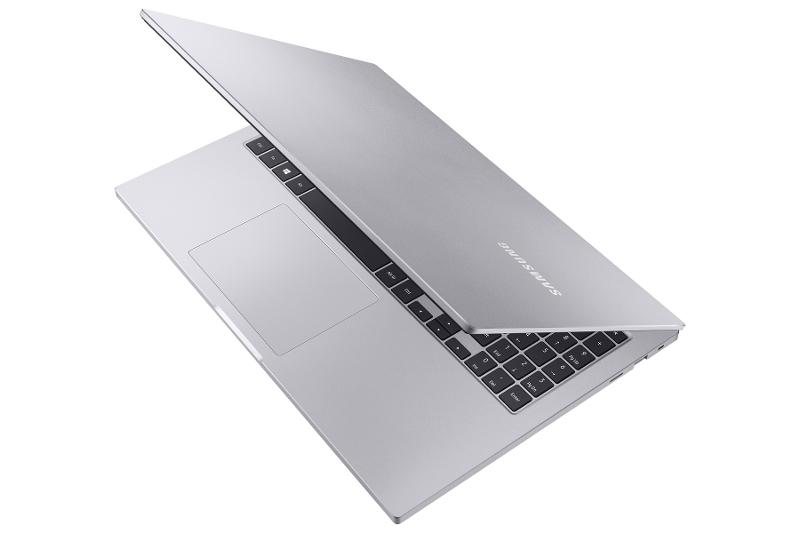 013_samsungnotebook_plus_dynamic_platinum_titan.jpg