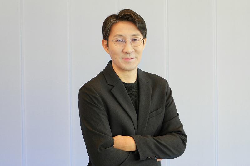 002-Dr-Seungwon-Shin-Auto-Blocker-Editorial.jpg