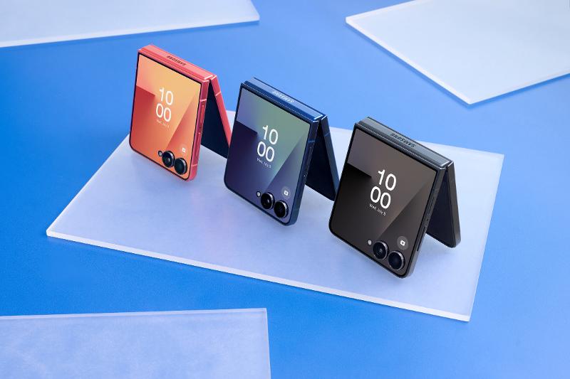 011-family-zflip7-blueshadow-zflip7-coralred-zflip7-jetblack.jpg