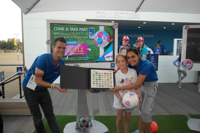 Samsung Donates 2012 Footballs to Kids Company to Celebrate the Completion of '2012 Goals For Kids' Event