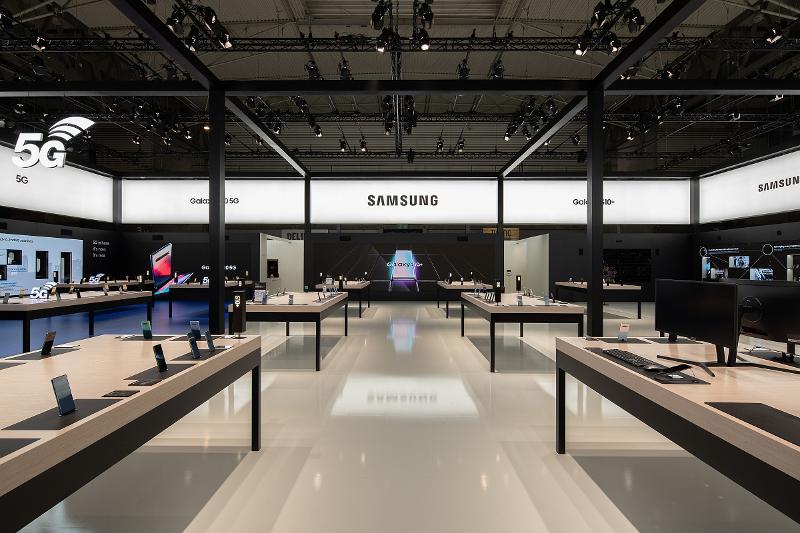 2-30.-Samsung-Booth-overall-2.jpg