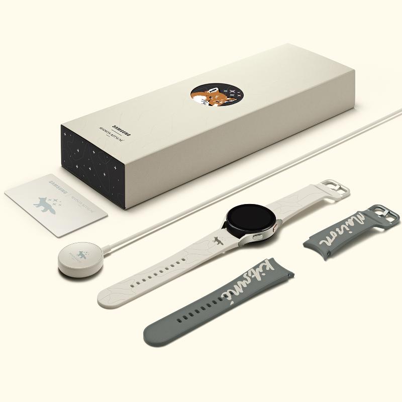 009__maison_kitsune_edition_watch4_package_family_1_1.jpg