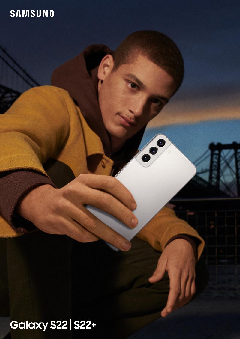013_galaxys22_galaxys22plus_lifestyle_kv_baseplus_-male_1p_rgb.jpg