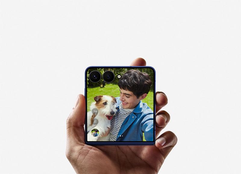 004-Samsung-Galaxy-Z-Flip7-A-Pocket-Sized-AI-Powerhouse-With-a-New-Edge-To-Edge-FlexWindow-Newsbody.jpg