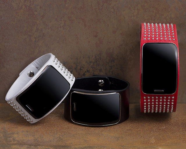 Diesel Black Gold Introduces Custom Samsung Gear S at Runway Show