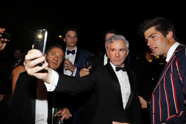 Samsung Mobile and Filmmaker Baz Luhrmann Partner to Inspire Passion Through Innovation and Technology