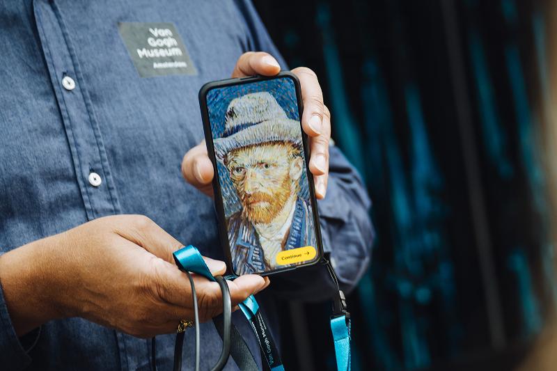 001_Samsung_Galaxy_S25_Plus_Powers_Van_Gogh_Museums_New_Audio_Tour_Newsbody.jpg