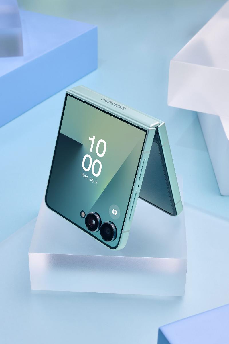 010-product-galaxy-zflip7-mint.jpg