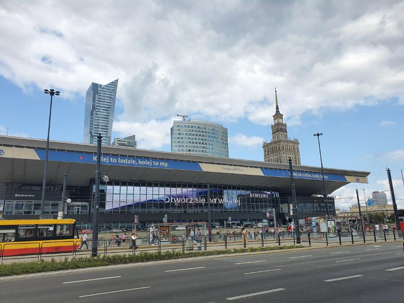 002_warsaw_central_railway_station.jpg