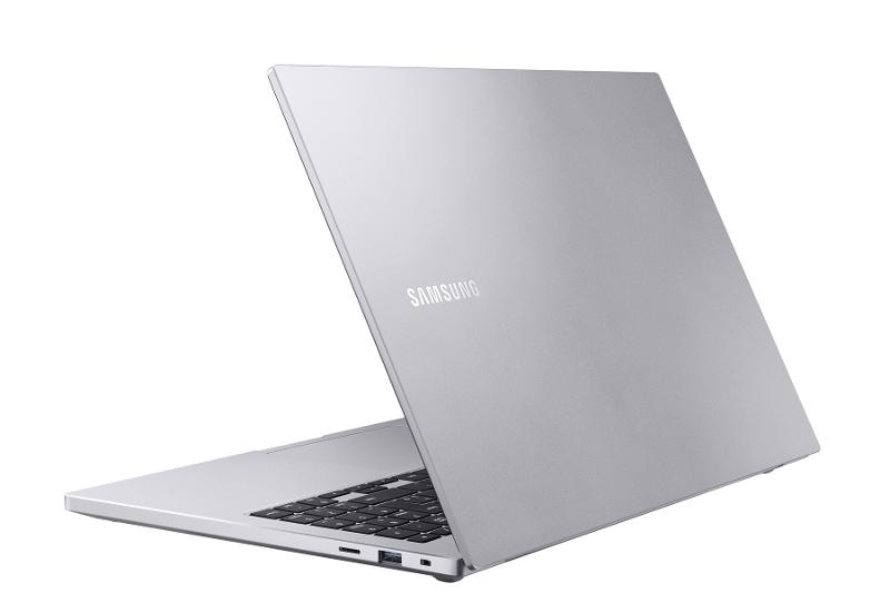 012_samsungnotebook_plus_dynamic_platinum_titan.jpg