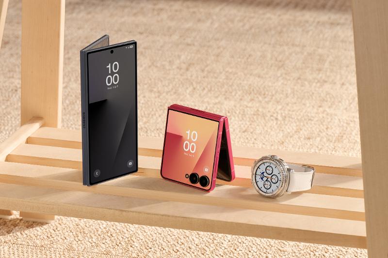 001-eco-galaxy-zflip7-coralred-zfold7-jetblack-watch8-classic-white.jpg