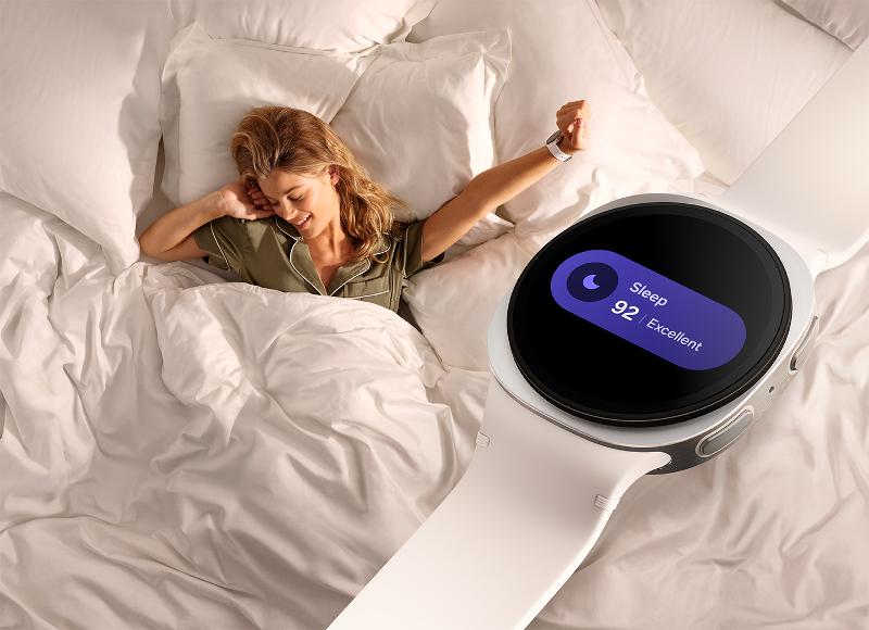 004_Samsung_Galaxy_Watch8_Series_Ultra Comfort_from_Sleep_to_Workout_Newbody.jpg