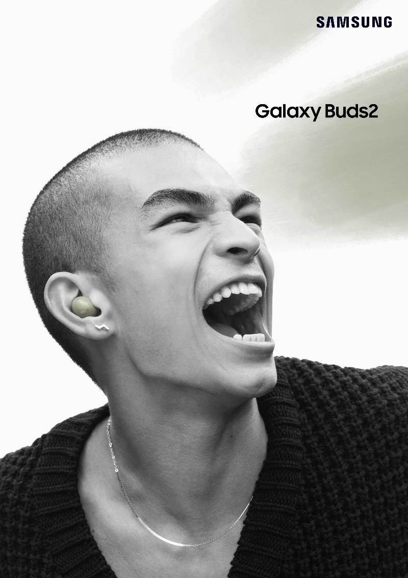 003_galaxybuds2_olive_lifestyle_kv_1p.jpg