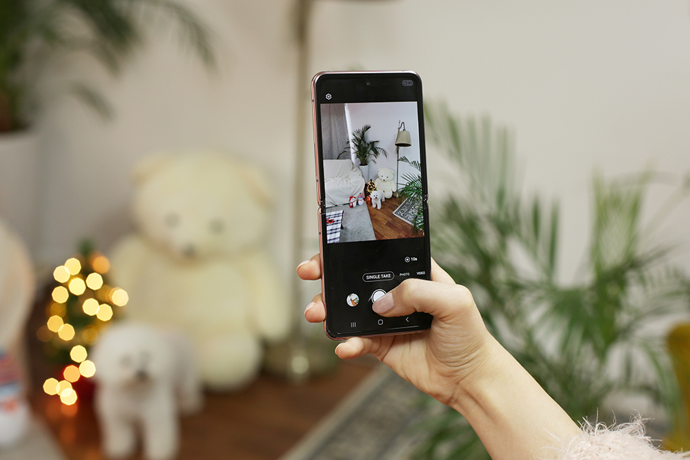 Galaxy Z Flip 5G camera Single Take