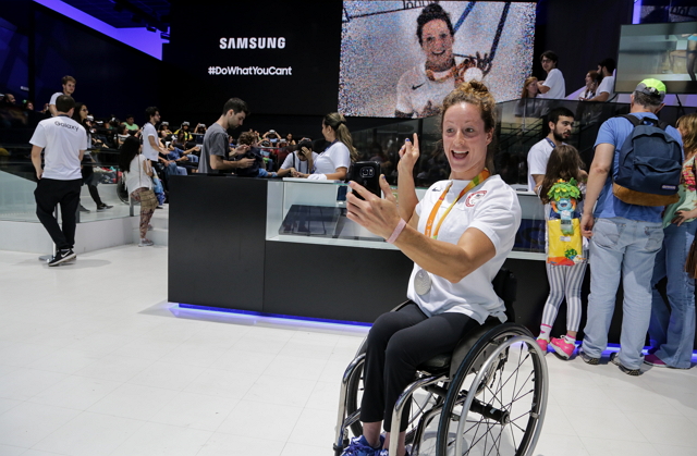 13X Paralympic Medalist from Team USA, Tatyana Mcfadden, Visits Revamped Samsung Galaxy Studio in Olympic Park to Meet Fans and Test Out Latest Accessibility Technologies