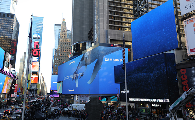 [Photo] Samsung Lights Up the World at the Galaxy S8 Unpacked Event