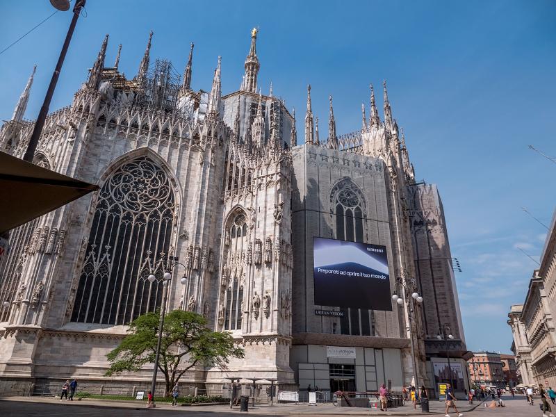 002_milano_piazza_del_duomo.jpg