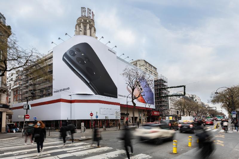 004_galaxys21_unpacked_france_le_grand_rex_outdoorads-1.jpg