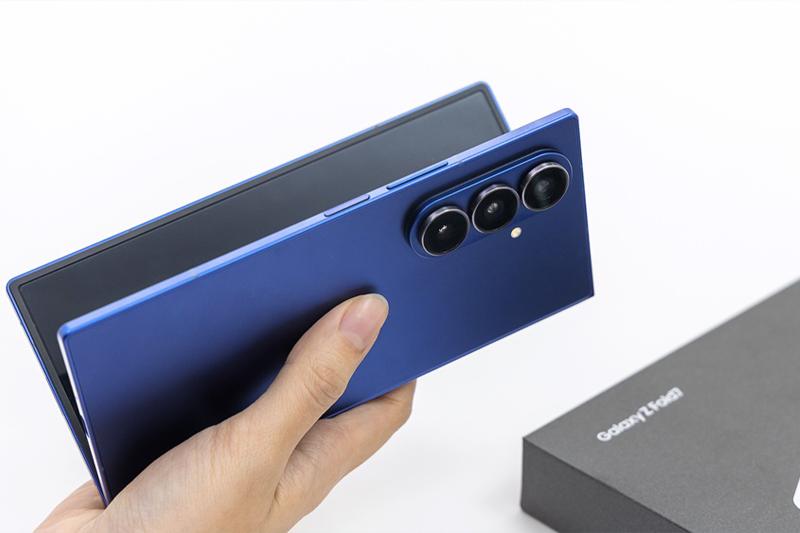 010_Unboxing_Galaxy_Z_Fold7_Powerful_Versatility_in_the_Thinnest_Lightest_Z_Fold_Yet_thumbnail.jpg