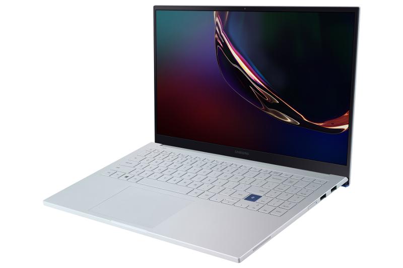 004_galaxybook_ion_15_product_images_r_perspective_silver-1.jpg