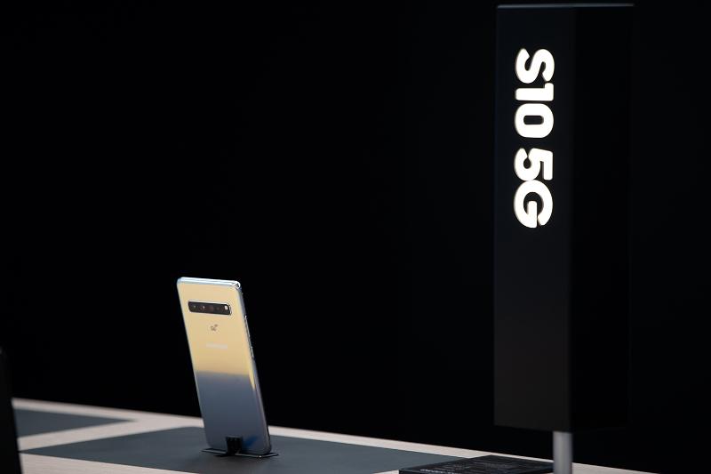 2-04.-Samsung-Booth-overall-2.jpg