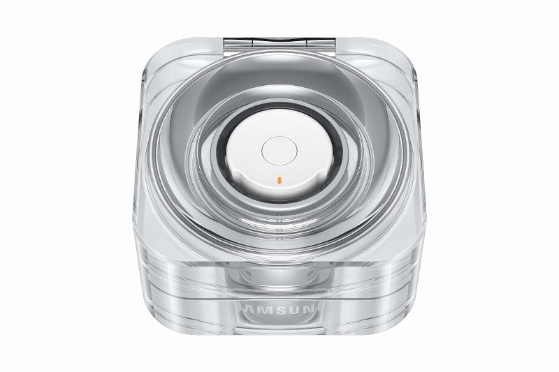 022-galaxy-ring-titaniumsilver-charging-case-closed-combination.jpg